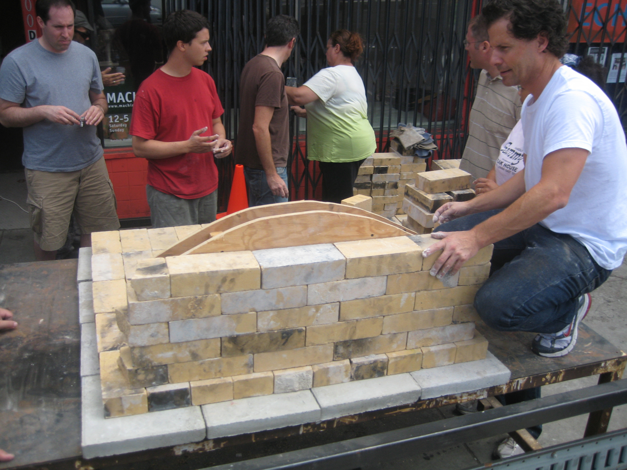 What Bricks Should I Use to Build a Pizza Oven? - Brickhunter